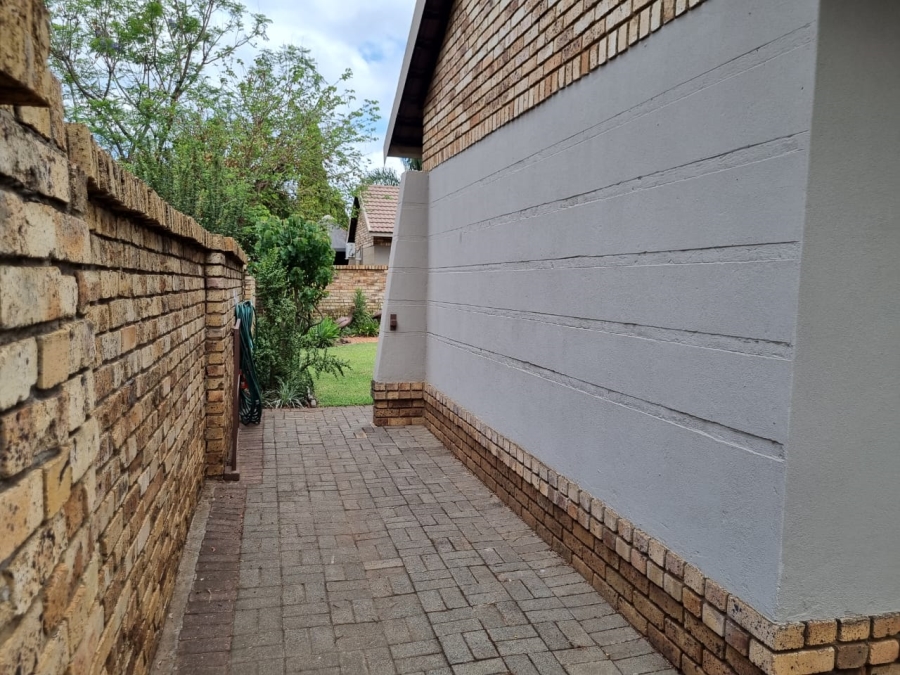 3 Bedroom Property for Sale in Waterval East North West